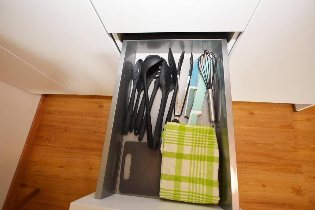 Alpenblick - Modernes Apartment In Ruhelage Филах Екстериор снимка