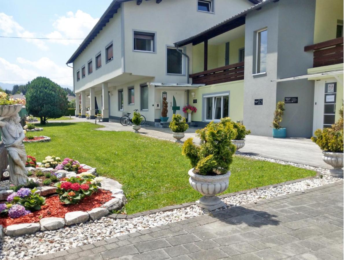 Alpenblick - Modernes Apartment In Ruhelage Филах Екстериор снимка